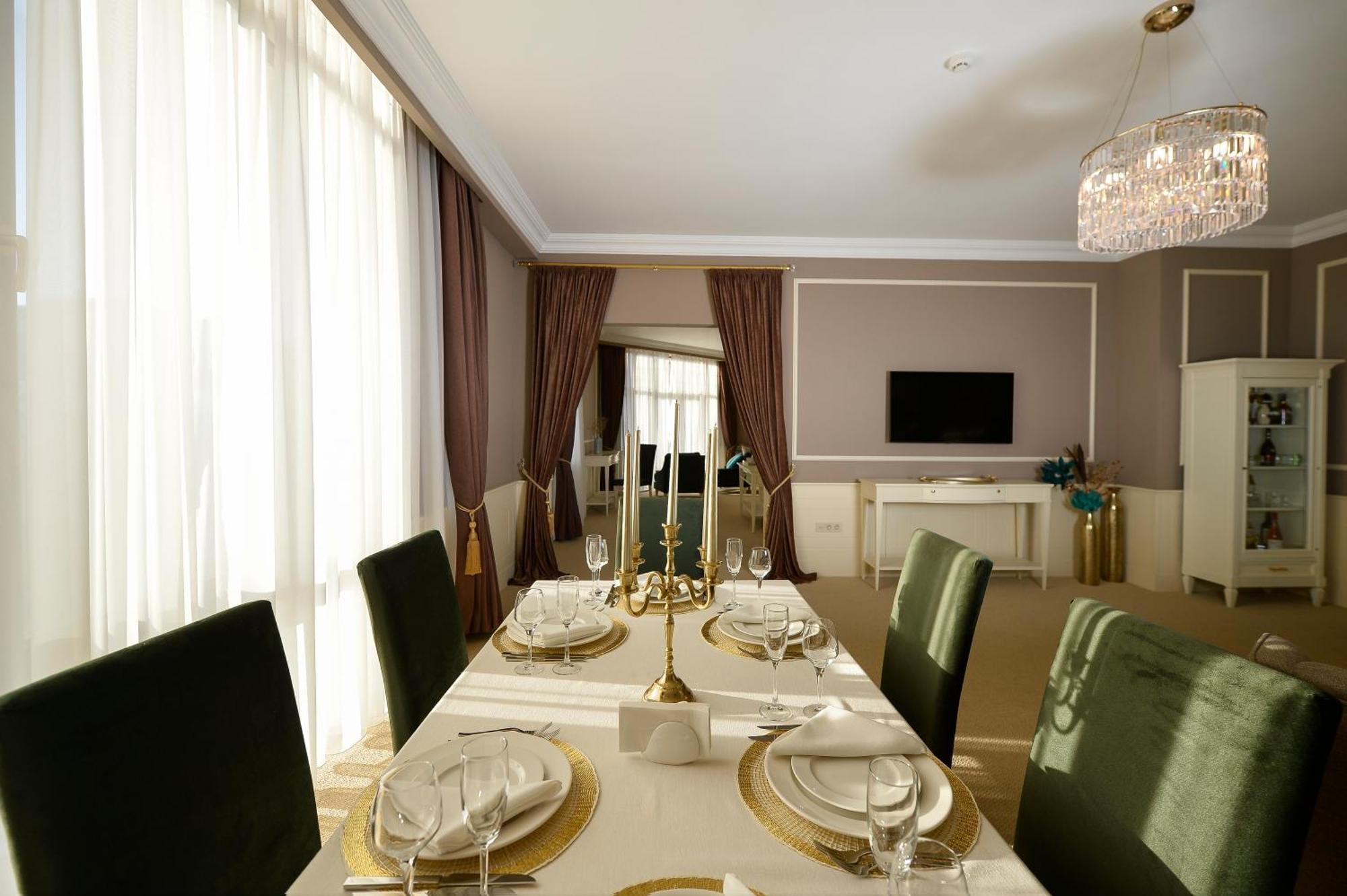 Royal Casino & Hotel Батумі Екстер'єр фото